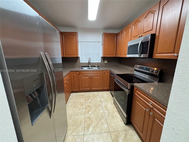 Photo - 717 NE 10th Ave