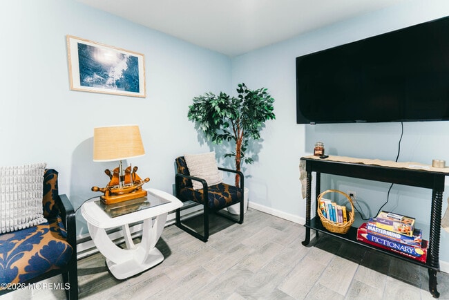 Building Photo - 13 Decatur Ave Unit D