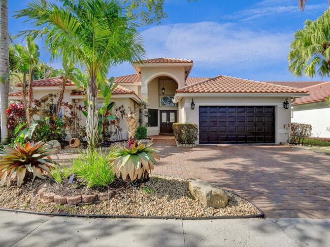 Photo - 762 Crescent Way