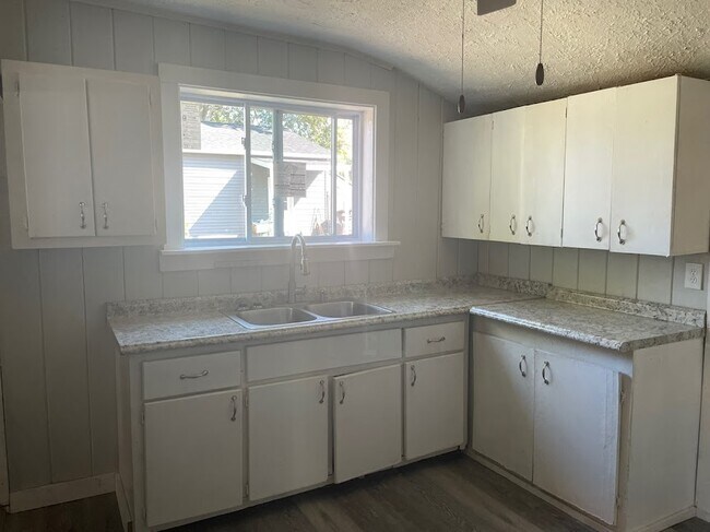 Photo - 441 Freeman St