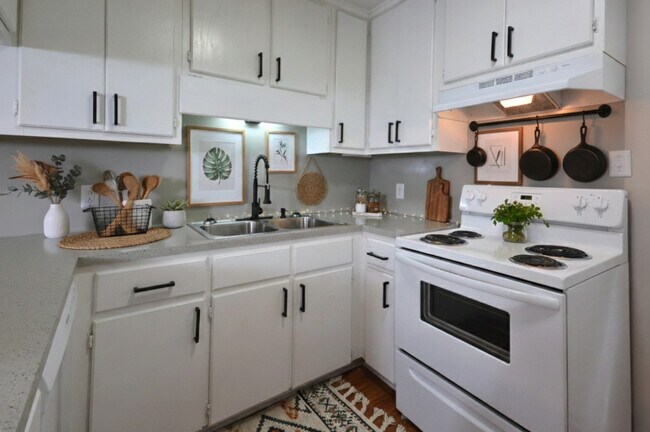 Edgewood Apartments in Burner, NC