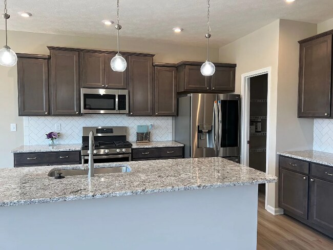 Photo - 15926 Long Meadow Way