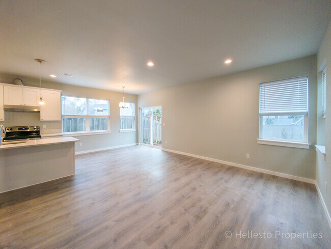 Photo - 2530 SW Coho St