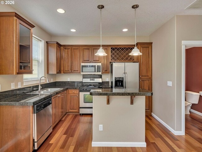 830 NW Council Dr