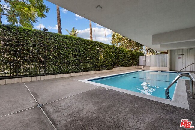 843 4th St Unit 106