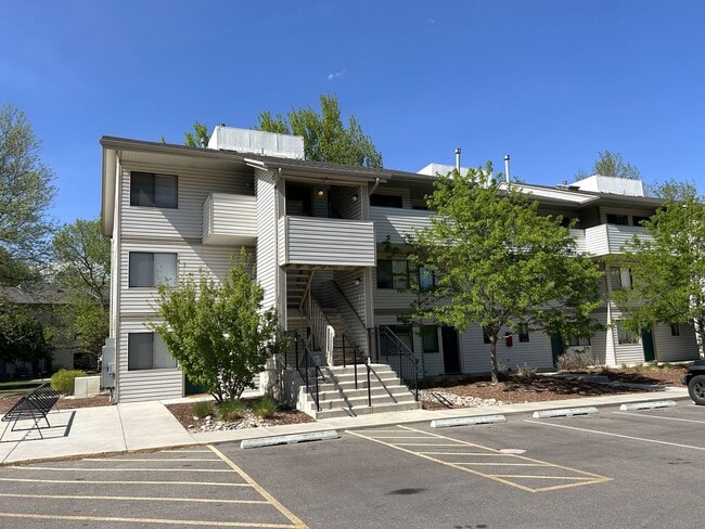 Building Photo - Affordable 1 Bed / 1 Bath Condo Near CSU – Summer Discount!