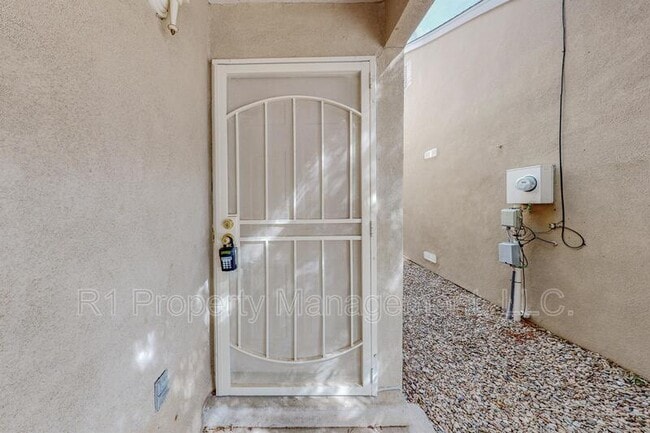 Photo - 10728 Hatch Dr NW