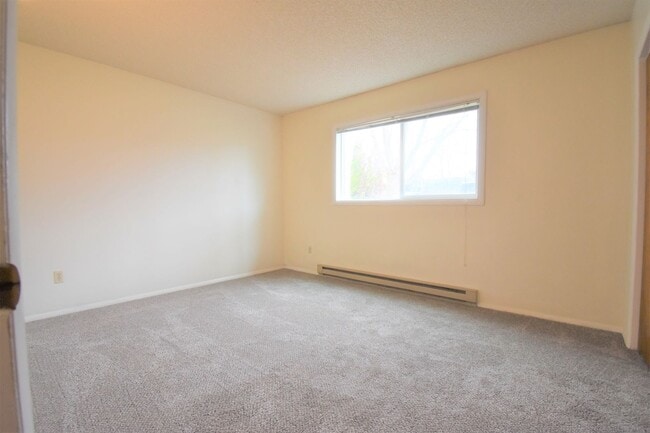 Photo - Great 2 bedroom one bath apartment. Close to MSU. Unit 45