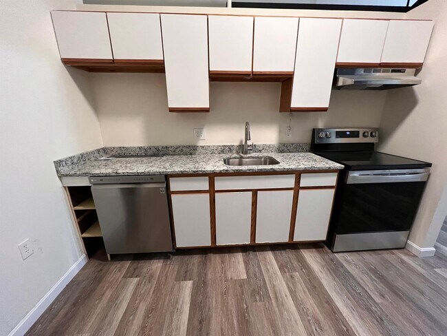 Photo - 30 Cross St Unit 2