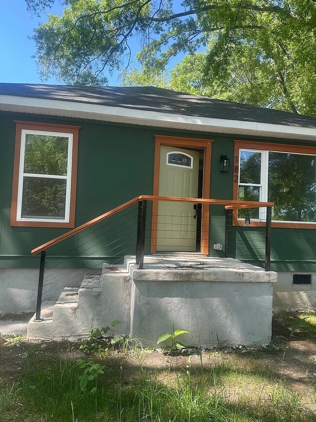 Photo - Room in House on Dixon Cir