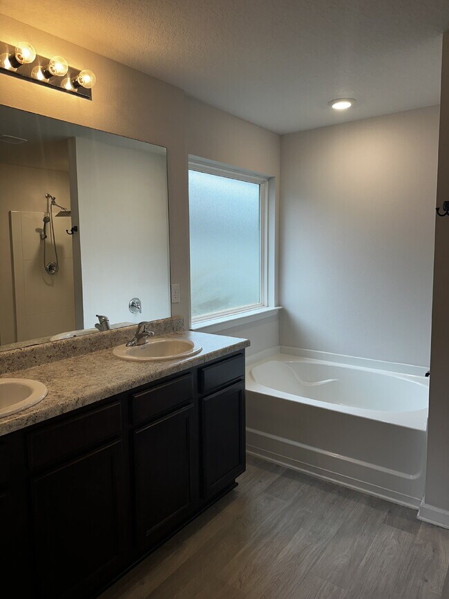 Photo - 537 Albert Meadow Ln