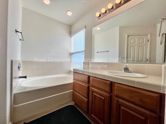 Photo - 5460 W Ashcroft Ave