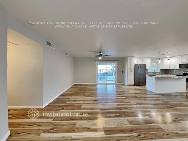 Photo - 304 W Alamo Dr