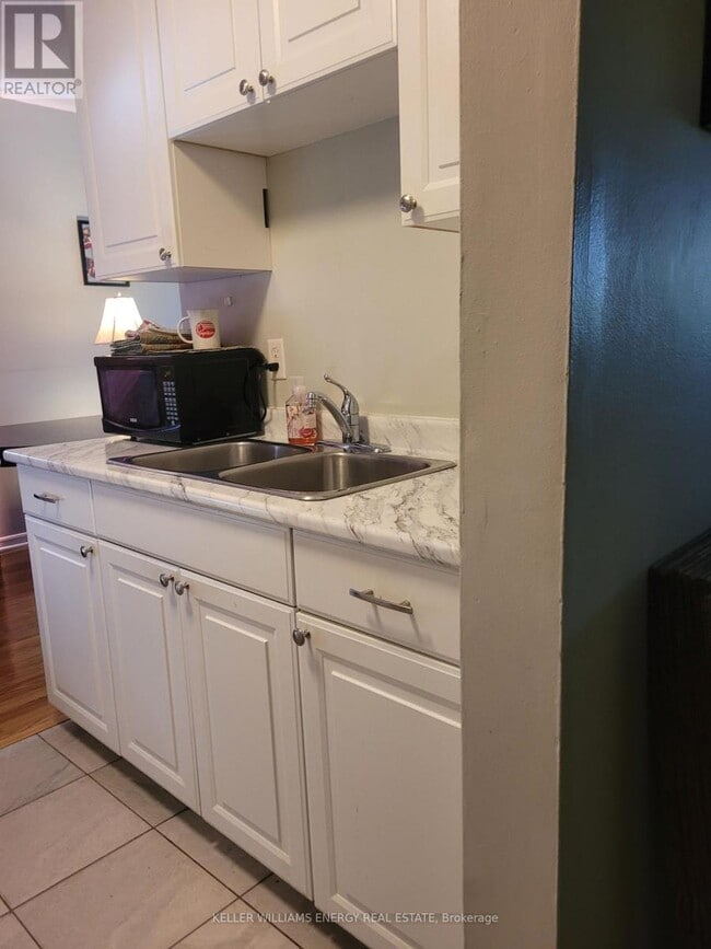 Photo - 576 Mary St E Unit 207