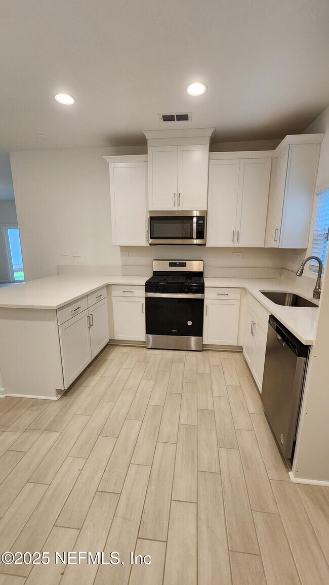 Photo - 97 Carbonell Pl