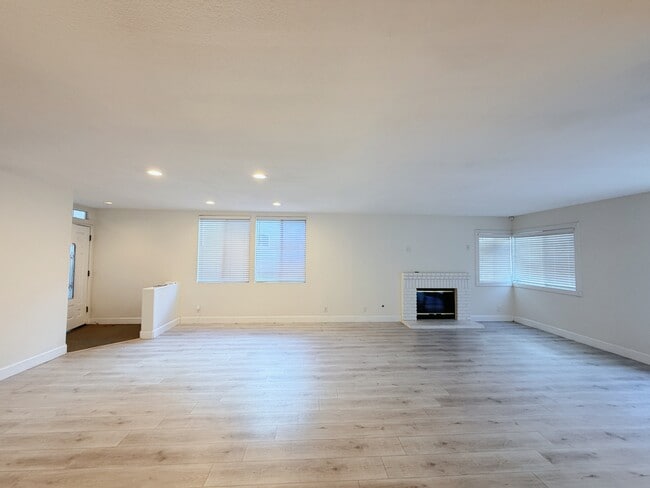 Photo - 6315 Blossom Ln