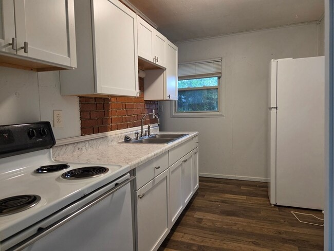 Photo - 946 S Hampton Rd