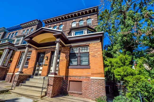 Photo - 4321 Pine St Unit 3R