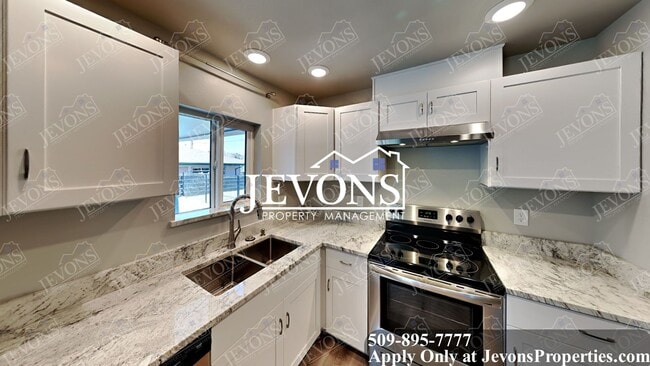 Photo - Explore this attractive property in Yakima with 3 bedrooms and 1 bathroom