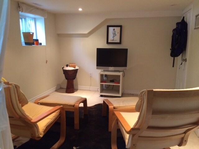 Photo - 2A Tiverton Av