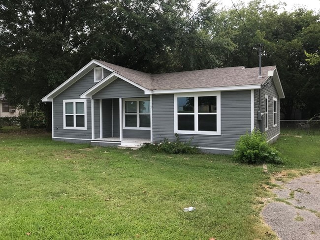 Building Photo - 1113 Big Rock St