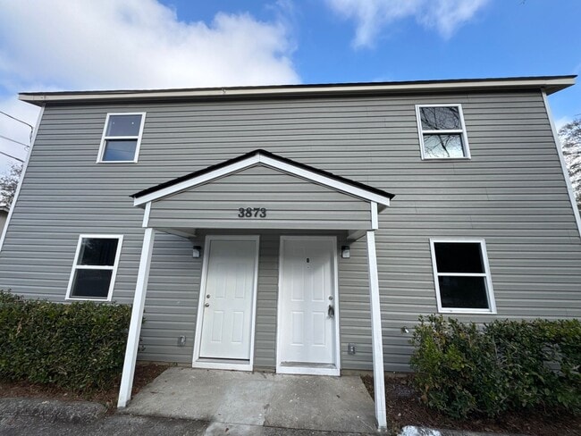 Building Photo - 3873 Fairmont Ave Unit B