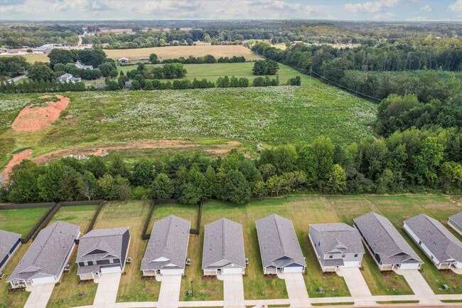 Photo - New 3BR Home in Whispering Woods – Modern ...