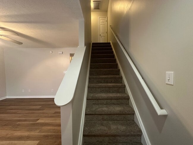 Photo - 131 Primrose Ln Unit B