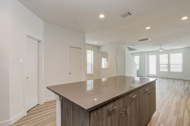 Photo - 482 S Centro Cir