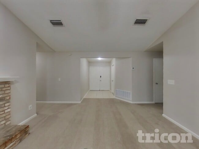 Photo - 1487 Rose Hill Dr E