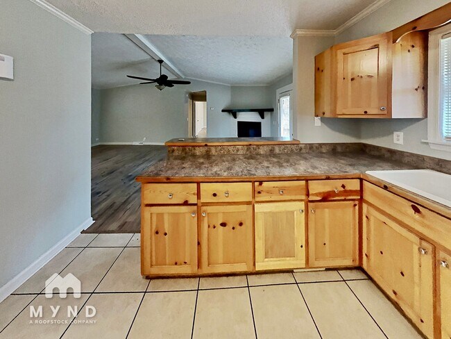 Photo - 275 Oak Hill Cir