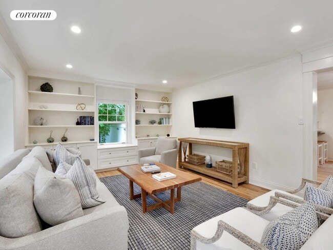 Photo - 97 Wainscott NW Rd