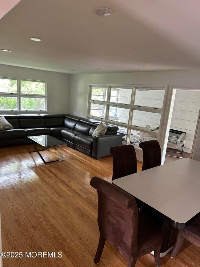 172 Larchwood Ave