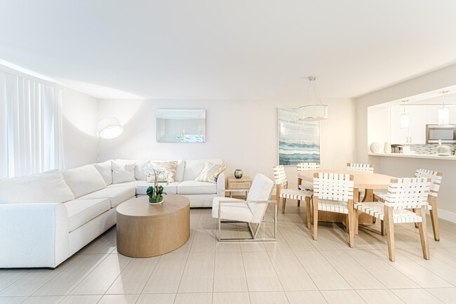 Building Photo - 601 N Ocean Blvd Unit 503