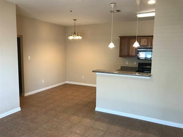 Photo - 3155 Karen St