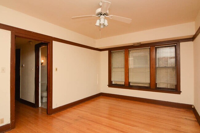 Photo - 1309 W Newport Ave Unit 3