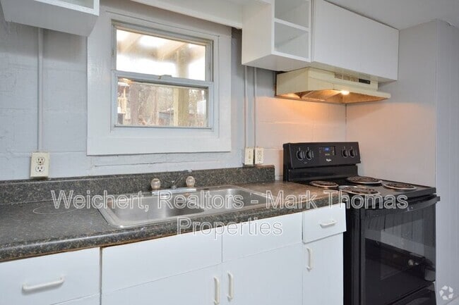 Building Photo - 1150-B Shelton Road Rental