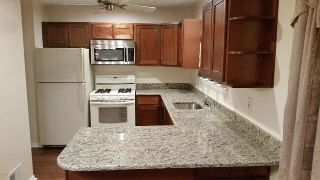 Photo - 744 Spray Ave