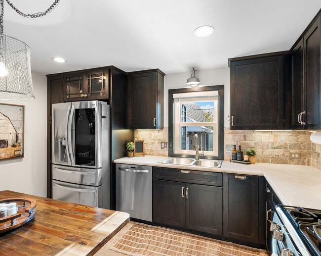 Photo - 9845 Cleveland Ave NW