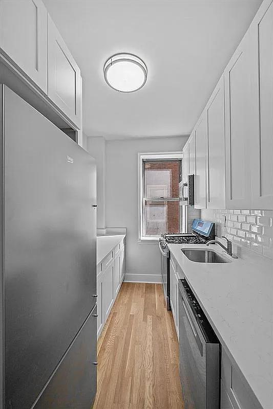 Photo - 3810 Greystone Ave Unidad 301