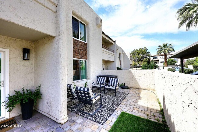 Building Photo - 7350 N Vía Paseo Del Sur Unit Q105 Rental