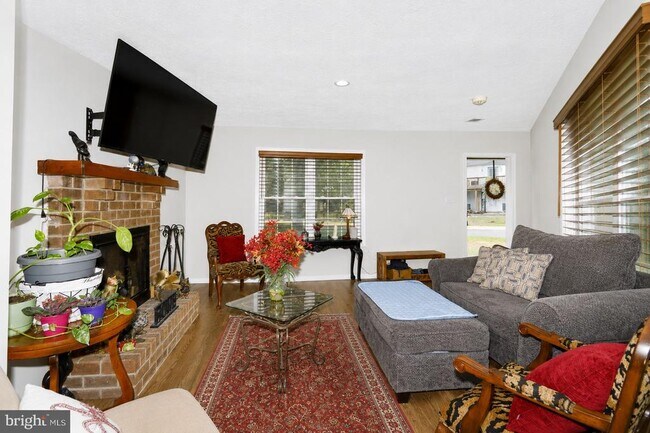 Photo - 5135 Shawe Pl