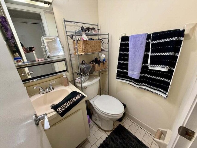 Photo - 2000 Springdale Blvd Unit 102