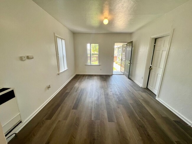 Photo - Walk to Beach, W/D, Shared Yard, Parking, No Pets