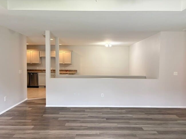 Photo - Ozark~ 4 bedroom walkout basement duplex for rent!