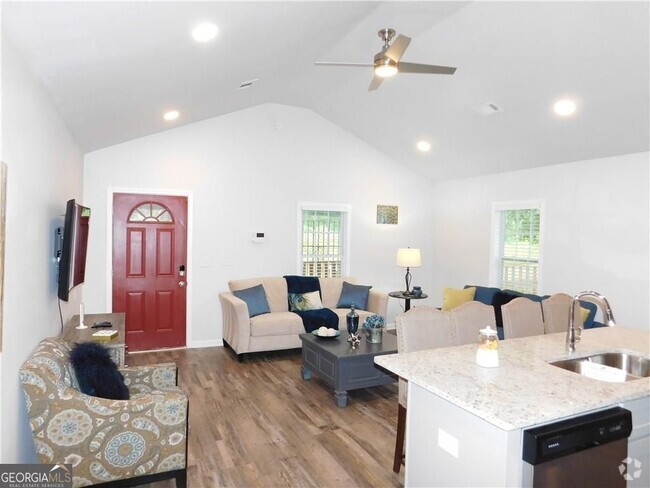 Building Photo - 213 Claire Dr SE Rental