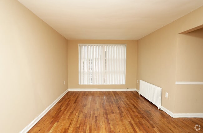 Photo - Delwin Apartments