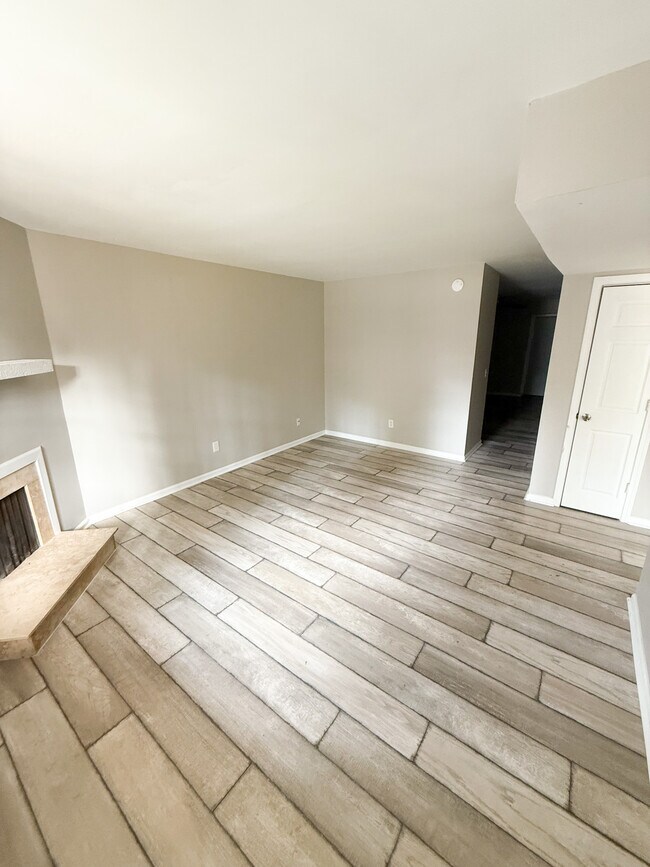 2920 Chatsworth Rd Unit B