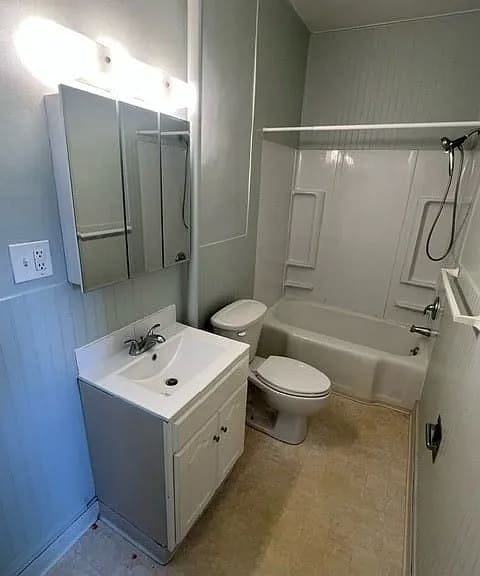 Photo - 321-25 N Midler Ave