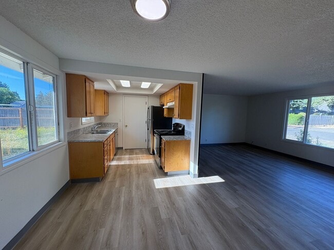 Photo - Newly Updated 2 bedroom, 1 Bath duplex in Barger Area